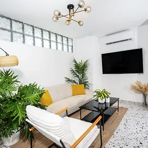 Apartment Garden Of Eden, Brenas